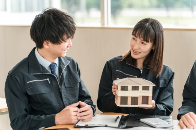 豊中で実家の空き家を解体すべき？後悔しないための完全ガイド