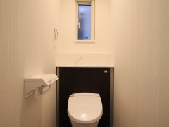 キャビネット付トイレになり、収納もできるタイプに変わりました！